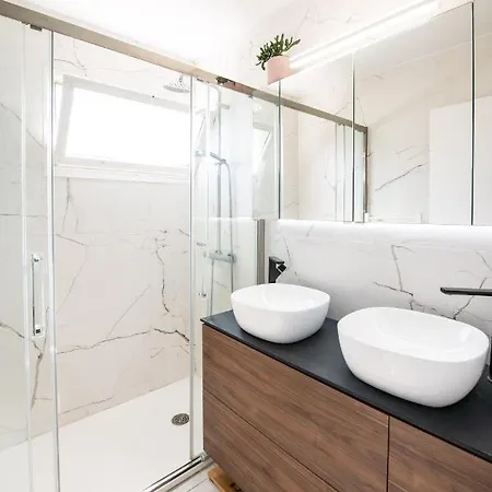 公寓 Mediterranee - Beachfront - Sun And Seaview - Pool - Private Parking *