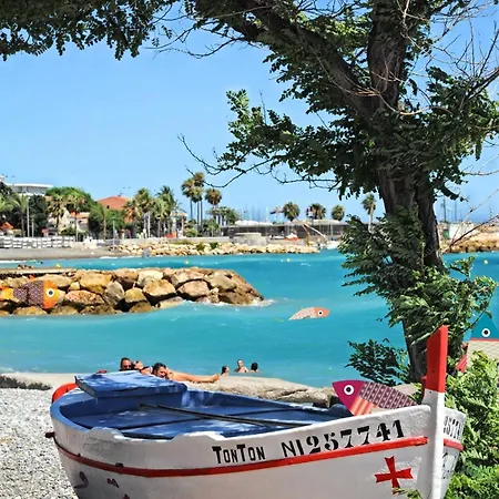 公寓 Mediterranee - Beachfront - Sun And Seaview - Pool - Private Parking