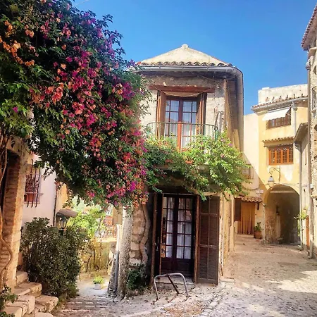 Mediterranee - Beachfront - Sun And Seaview - Pool - Private Parking Daire *